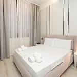 מלון Laid 4*