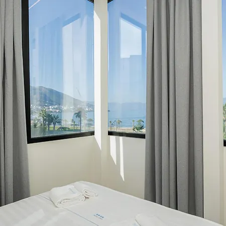 Laid 4* Vlore