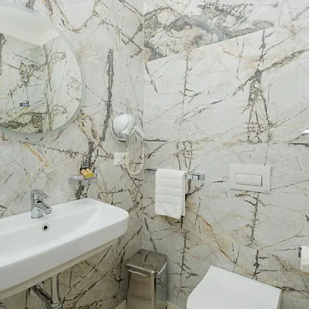 Laid 4* Vlore